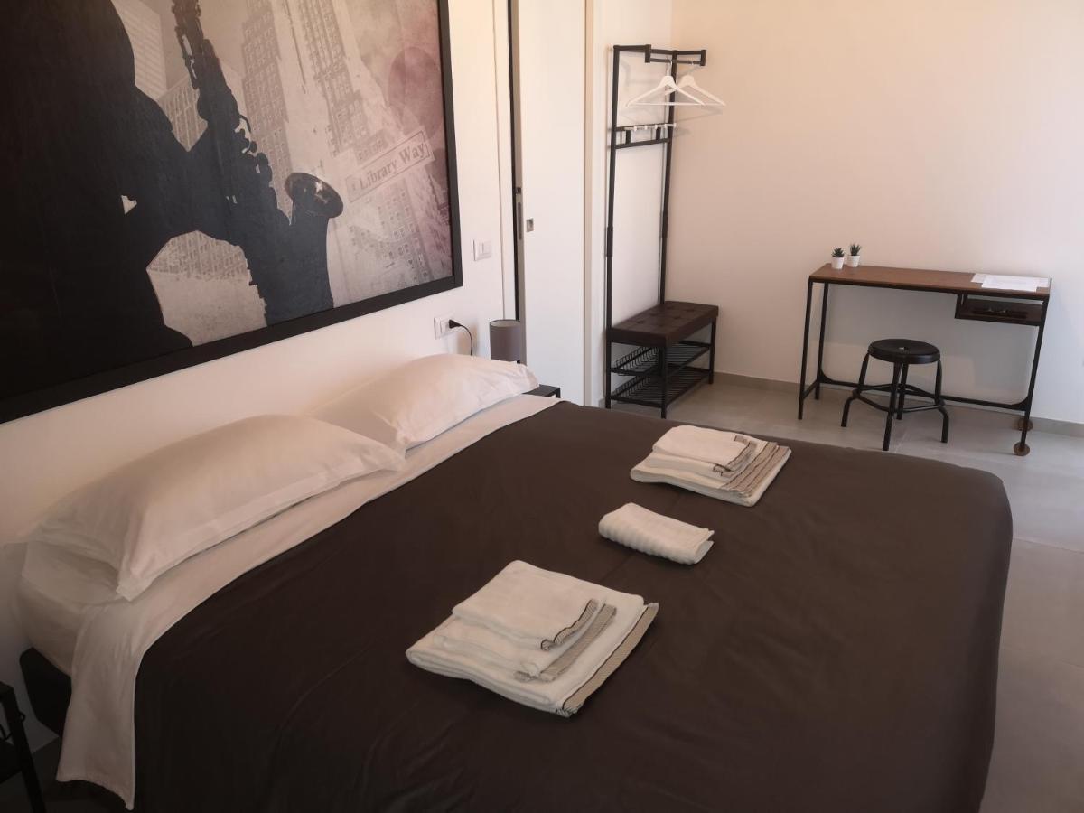 Smart Rooms Пістоя Екстер'єр фото