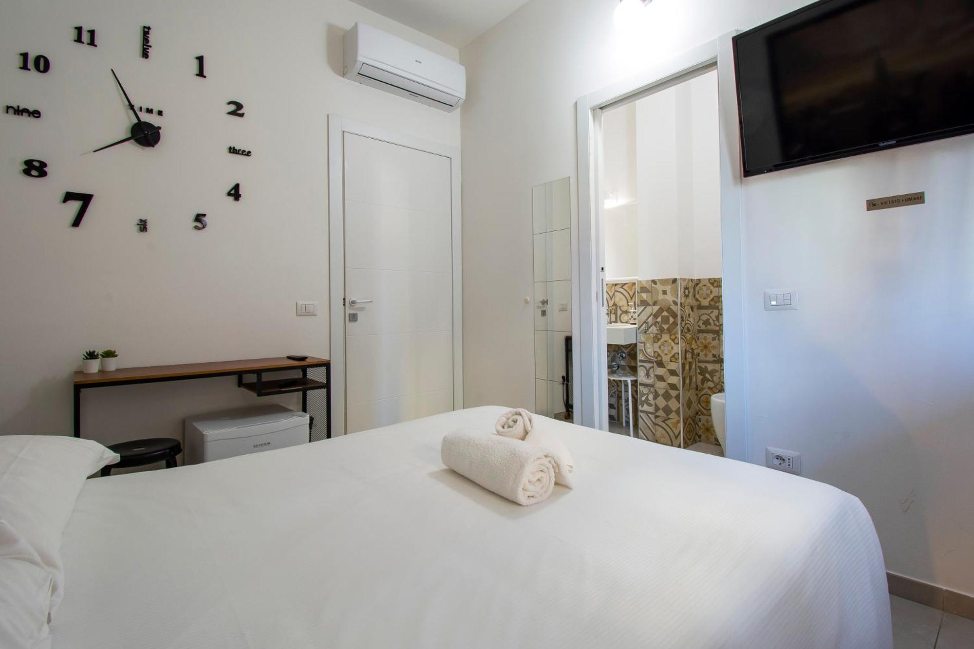 Smart Rooms Пістоя Екстер'єр фото